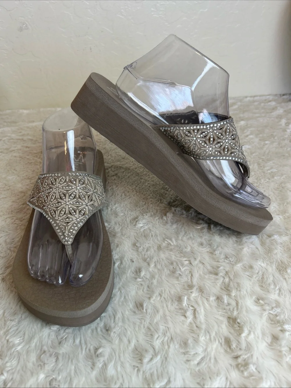 New Skechers Sz 9 Vinyasa Glass Star Wedge Sandal Taupe Flip Flop Yoga Foam